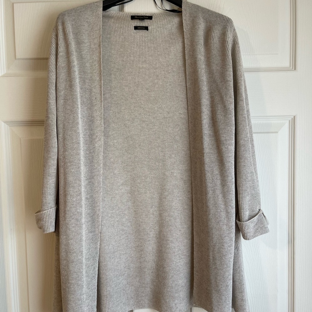 SOLD- Massimo Dutti. Made in Italy. Knitted cardigan. Size-S 170/88A